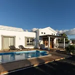 Mo Luxury Heated Pool 别墅