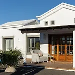 Mo Luxury Heated Pool